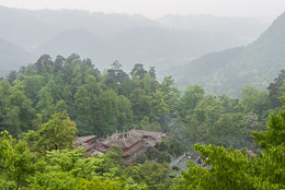 DL_20140420_DSC4829_Guiyang_China_Qianling_Park.jpg