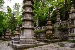 DL_20140420_DSC4850_Guiyang_China_Qianling_Park.jpg