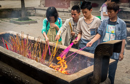 DL_20140420_DSC4953_Guiyang_China_Qianling_Park.jpg