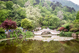 DL_20140420_DSC5043_Guiyang_China_Qianling_Park.jpg